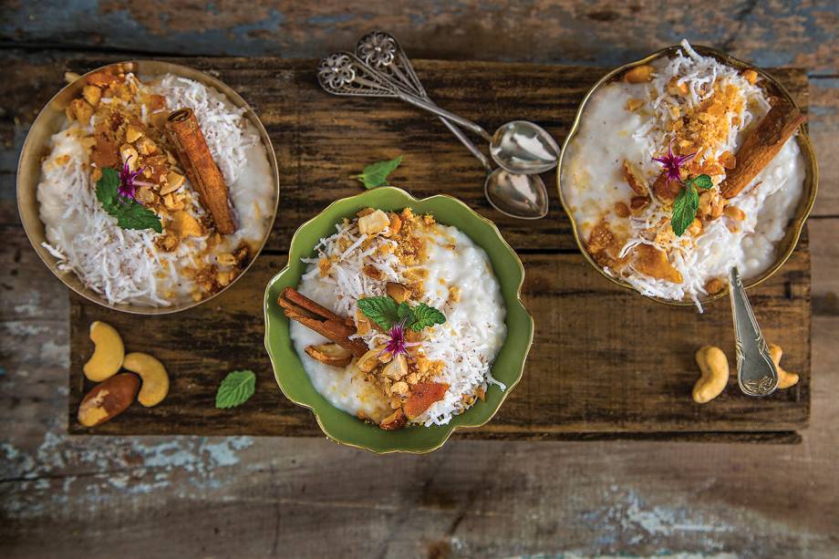 Arroz-doce com farofa de castanhas