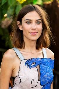 Alexa Chung long bob messy