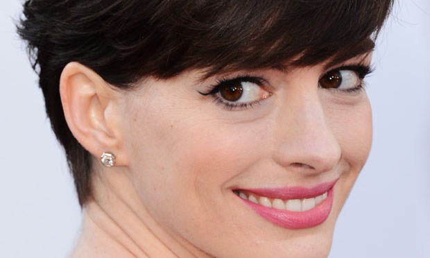 Anne Hathaway está grávida do primeiro filho