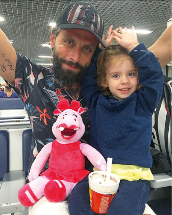 Henri Castelli sobre paternidade: “Queria que acontecesse logo para poder curtir bastante”