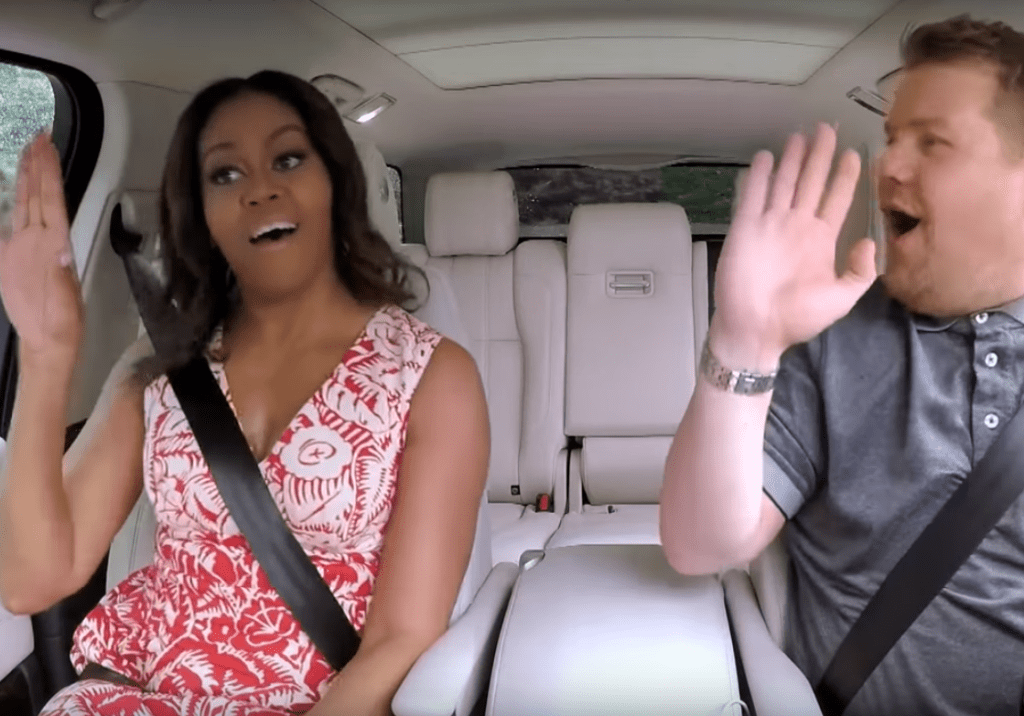 Michelle Obama canta e dança “Single Ladies” no carro com James Corden