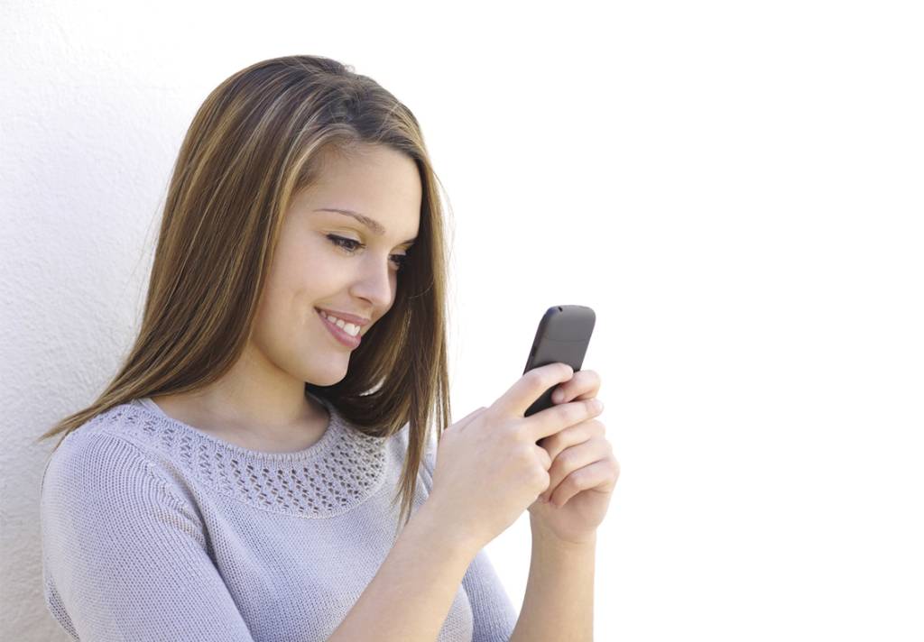 Como o celular e computador estão sabotando a sua coluna sem você perceber