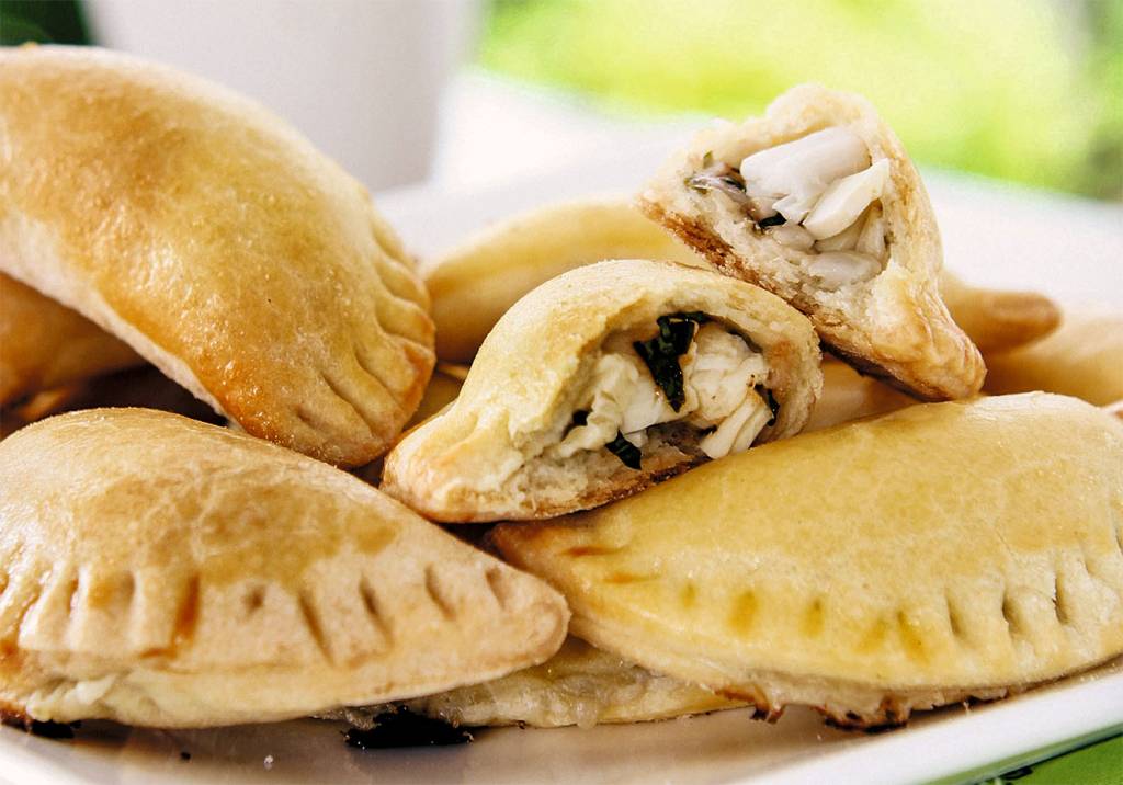 Pastelzinho de forno com palmito