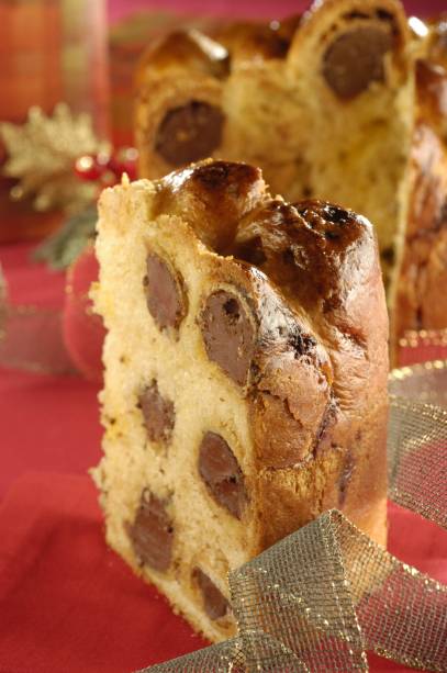 Panetone recheado com bombom