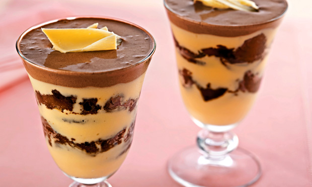 Pavê de biscoito recheado Pavê de biscoito recheado