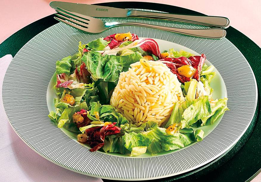 Salada de macarrão com alho-poró Salada de macarrão com alho-poró