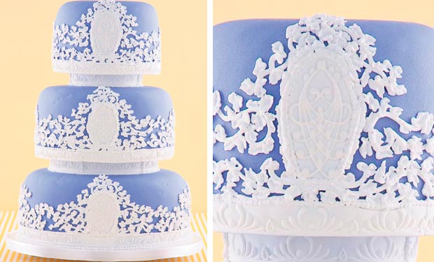 Bolo lilás com detalhes vinage em branco Bolo lilás com detalhes vinage em branco