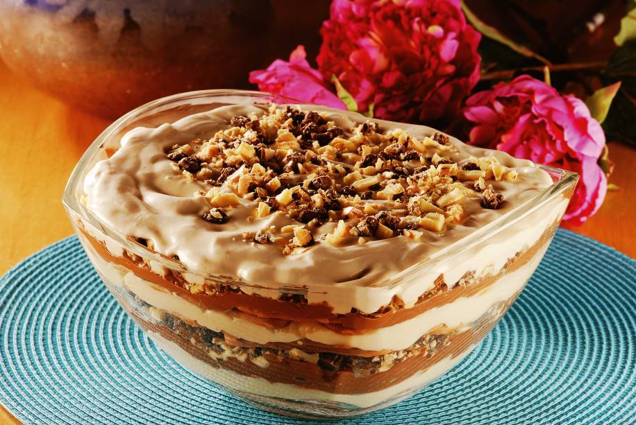 Pavê bicolor de bombom: você vai pedir bis Pavê bicolor de bombom: você vai pedir bis