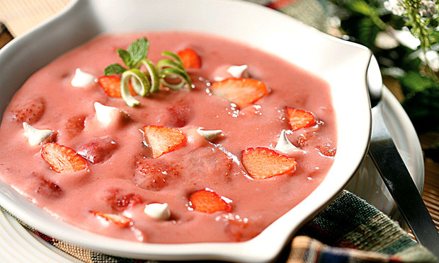 receita-estrogonofe-de-morango-com-suspiro