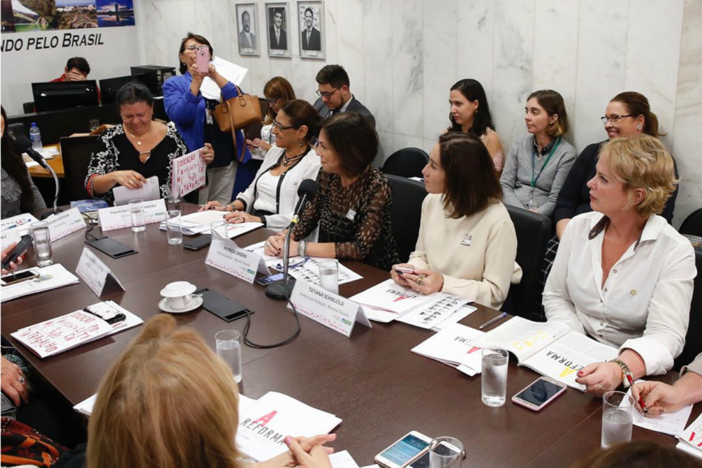 Em tempos de PEC, levamos A Reforma das Mulheres à Brasília