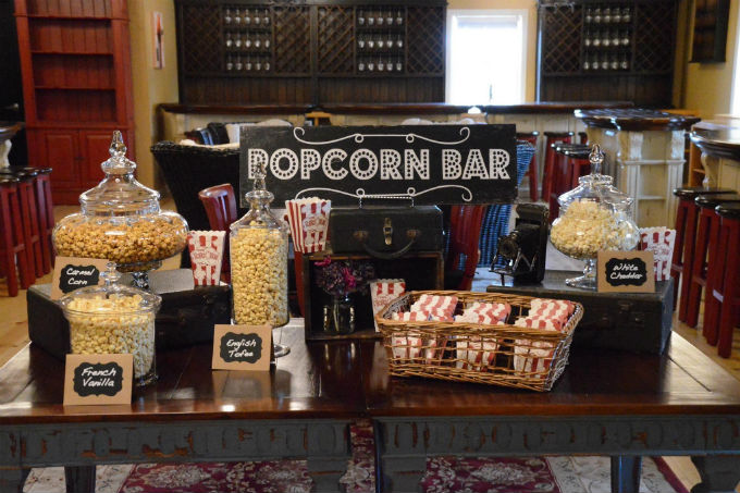 Bar de pipoca em festa infantil