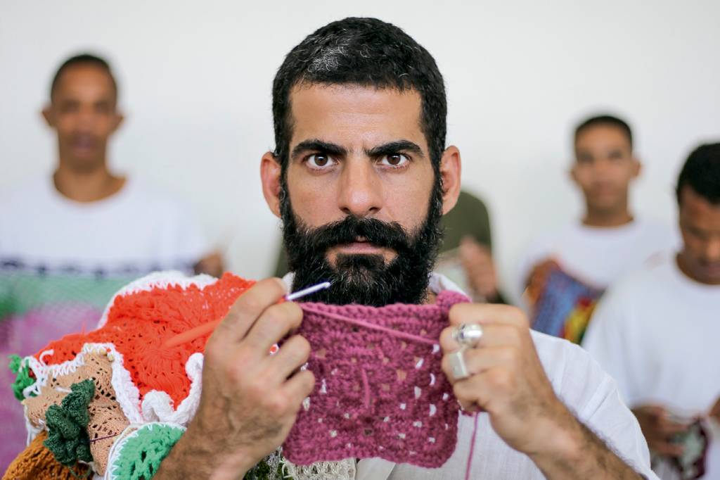 Projeto Ponto Firme: como o crochê muda a realidade de detentos