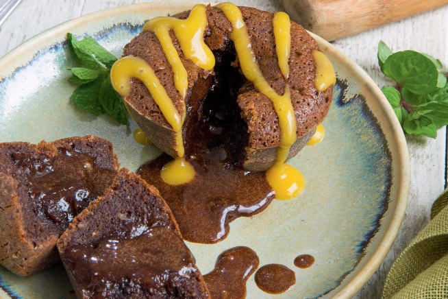 bolinho-cremoso-catanha-do-para-calda-de-caja
