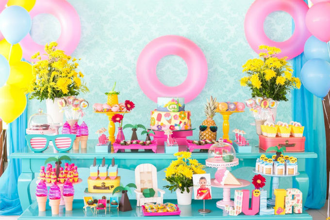 Festa infantil na piscina