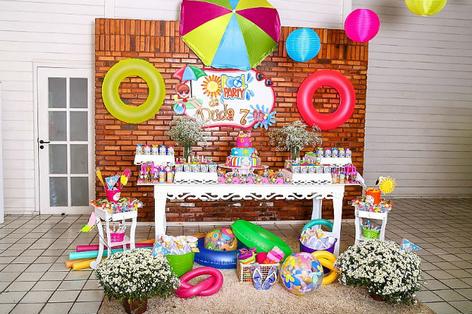 Festa infantil na piscina