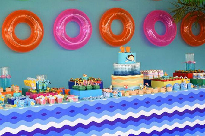 Festa infantil na piscina