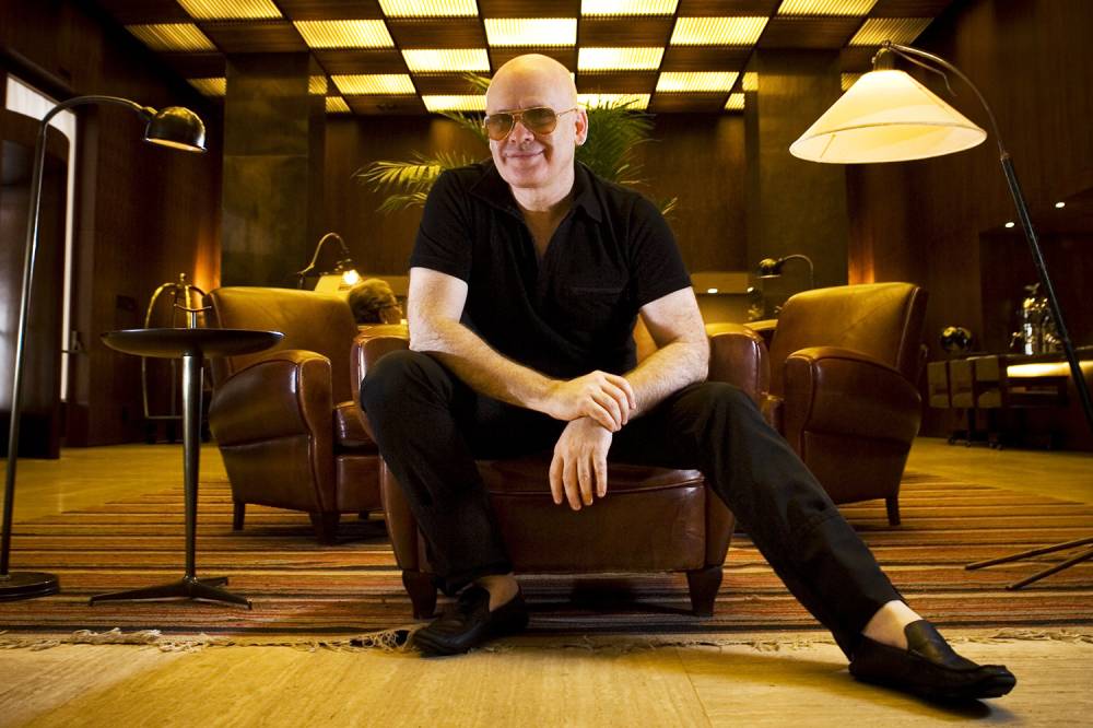 Morre estilista brasileiro Ocimar Versolato