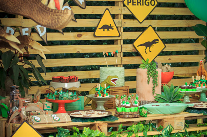 Festa infantil tema dinossauro