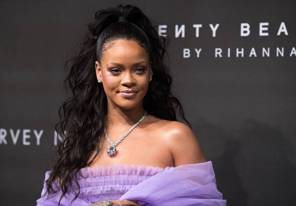 Snapchat faz piada com violência doméstica e Rihanna rebate