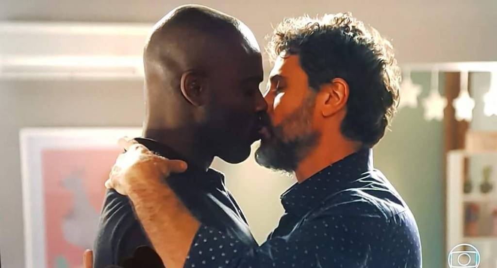 Rafael Zulu e Eriberto Leão protagonizam beijo gay em novela