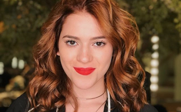 Ana Clara Lima mostra como a jaqueta certa pode trazer charme ao look