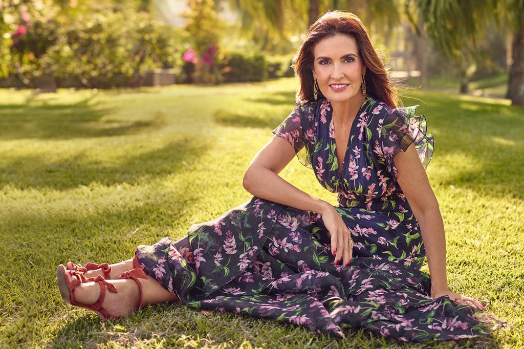 Fátima Bernardes com tatuagem nova. Essa é verdadeira.