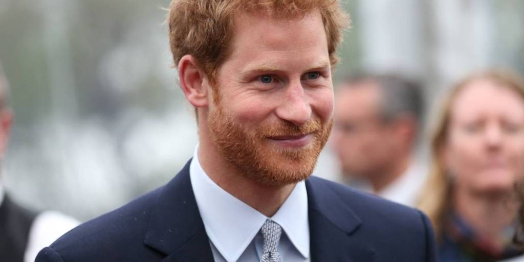 Príncipe Harry quebra a mesma tradição real cometida por Meghan