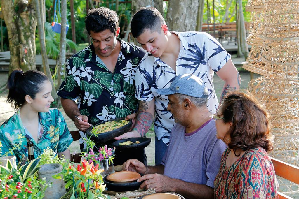 Conheça a família e os restaurantes do chef Thiago Castanho