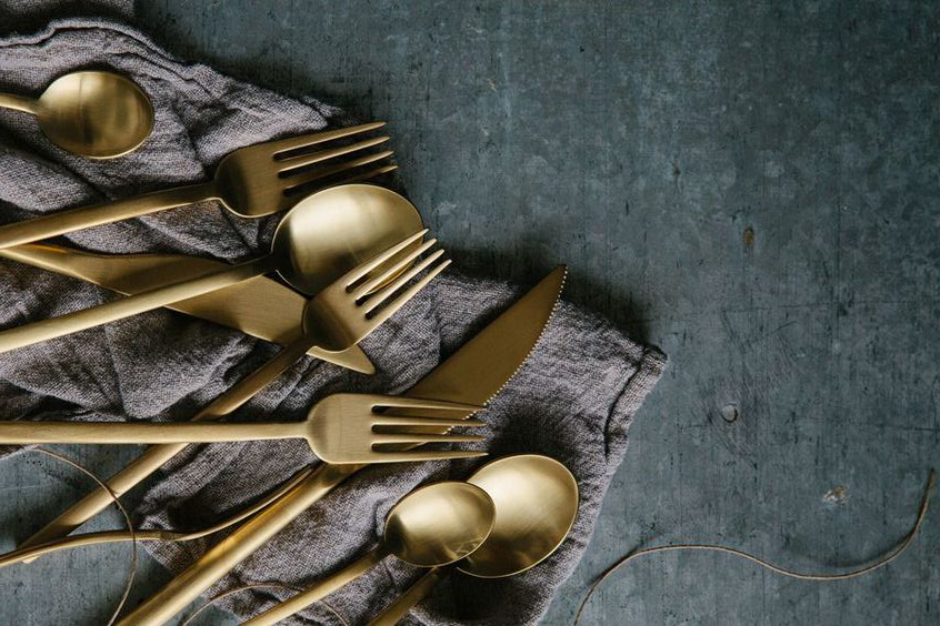 Muito além do inox: diferentes opções de talheres para sua cozinha