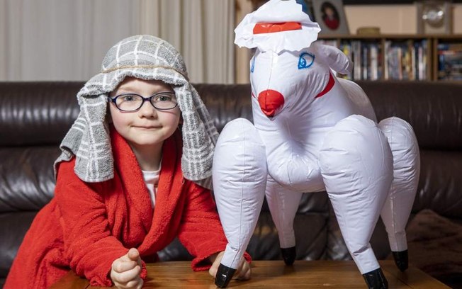 Mãe faz confusão e envia brinquedo erótico ao filho na escola