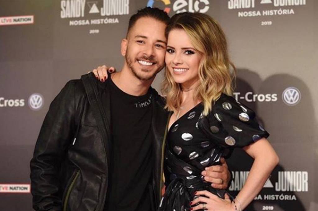 Elenco de Sandy e Junior se reúne em fotos nostálgicas no show dos irmãos