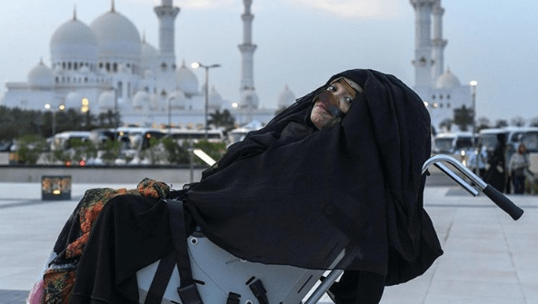 Mulher acorda após 27 anos em coma