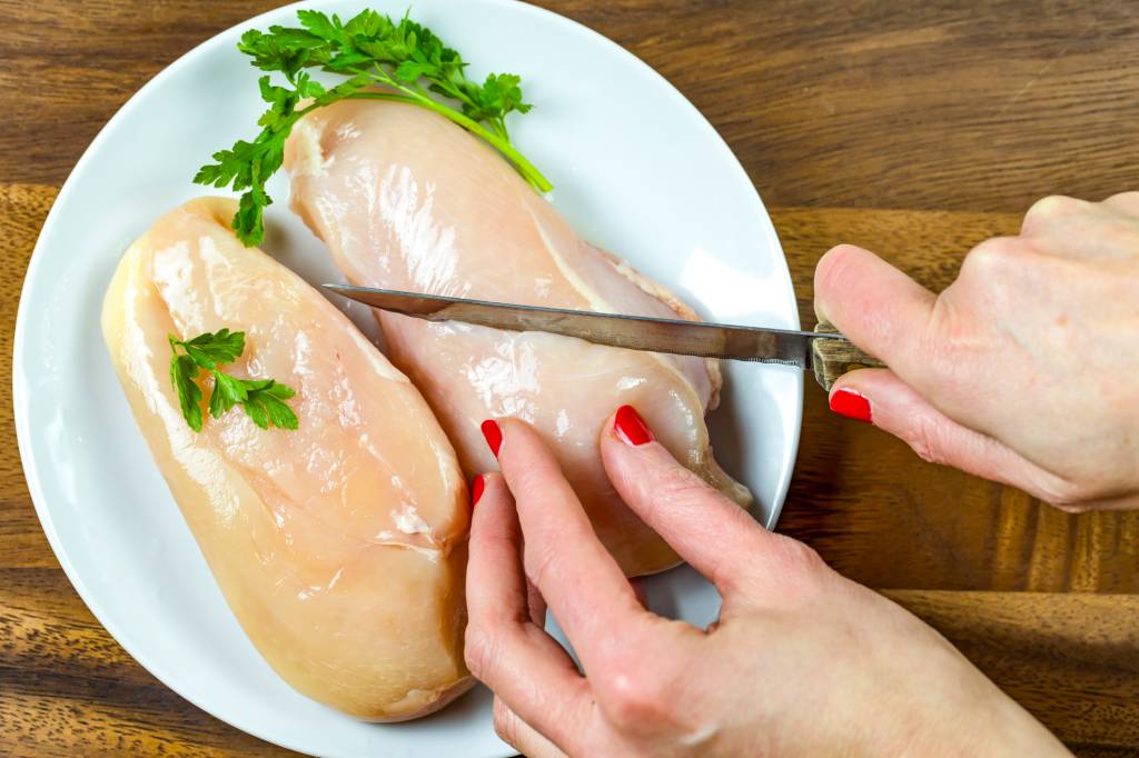 Frango deve ou não deve ser lavado antes do cozimento?