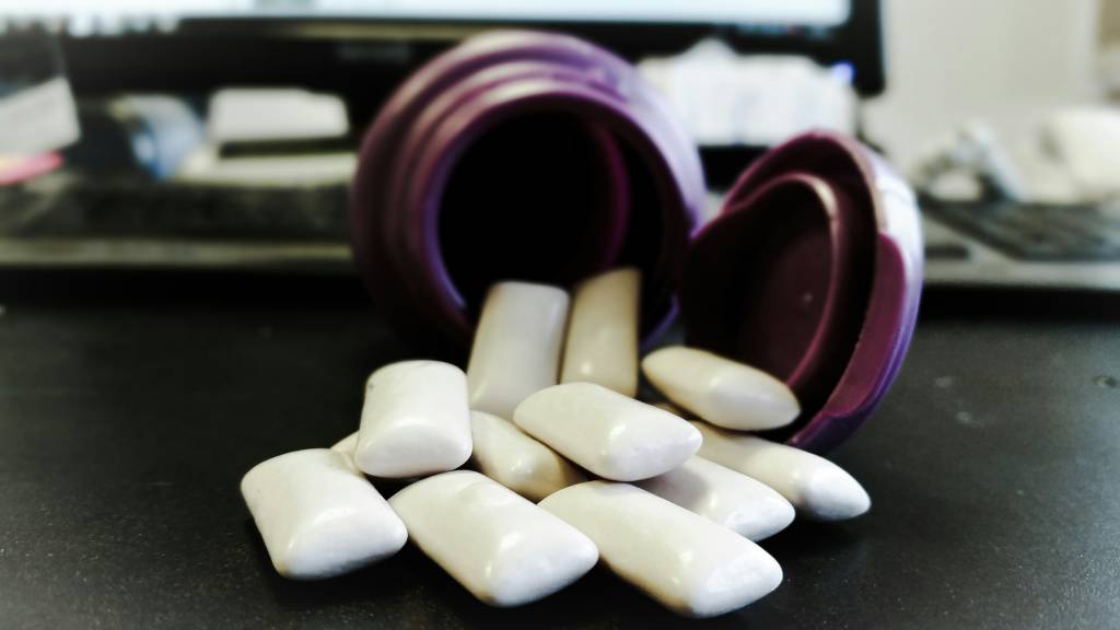 Como o chiclete pode ajudar a perder peso