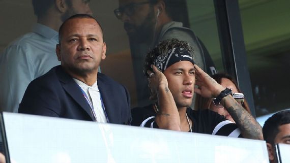 Atriz sofre por fim de romance com pai de Neymar