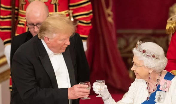 Donald Trump e Rainha Elizabeth