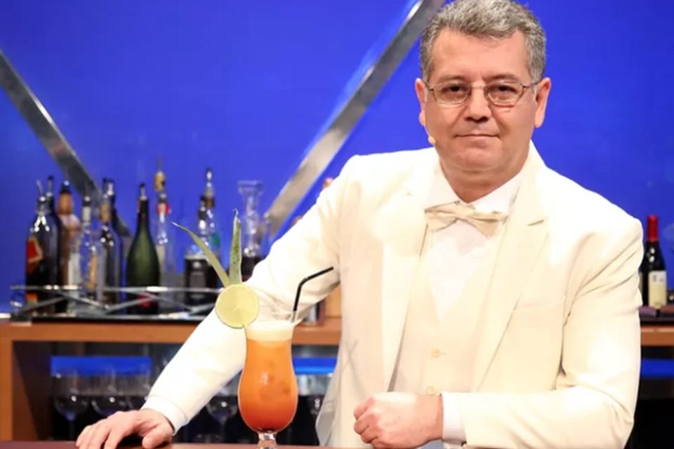 A nova profissão de Alex, ex-garçom de Jô Soares