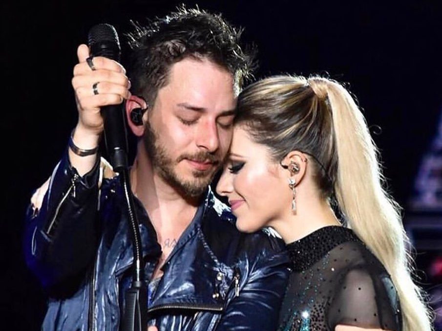 Junior faz tatuagem em homenagem à turnê Nossa História