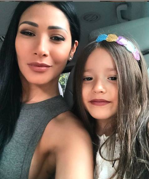 Simaria comemora aniversário da filha com bolo de 4 andares da Moana