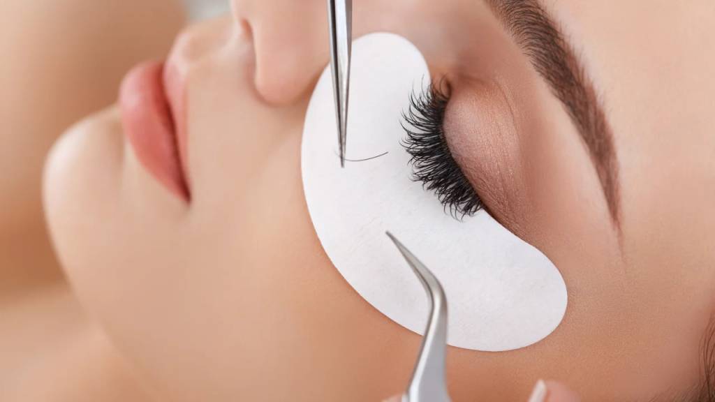 5 cuidados que você precisa ter com suas extensões de cílios