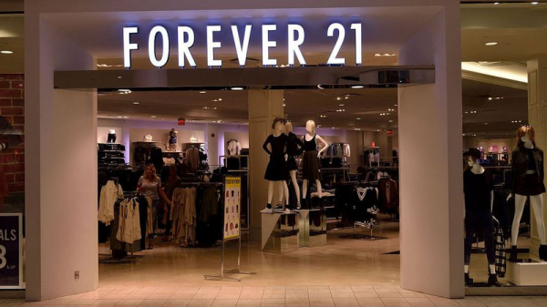 Império da Forever 21 cai e marca deve fechar 350 lojas