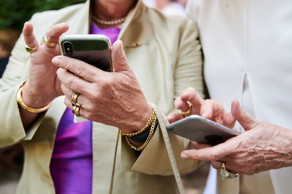 11 aplicativos para idosos que você precisa conhecer