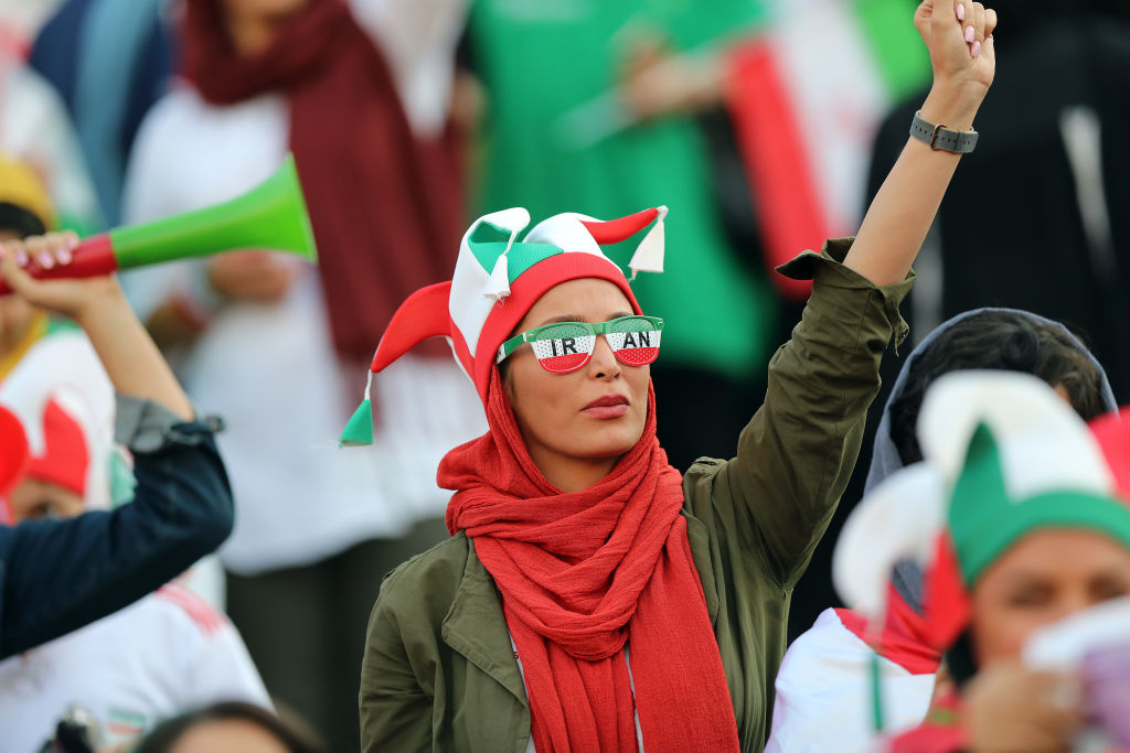 Iranianas vão a estádio após 40 anos Iranianas vão a estádio após 40 anos