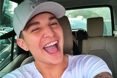 MC Gui perde contratos após rir de criança fantasiada em vídeo