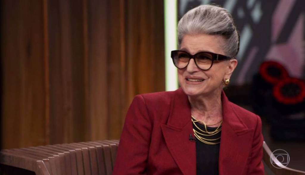 Costanza relembra romance que a fez perder a guarda das filhas