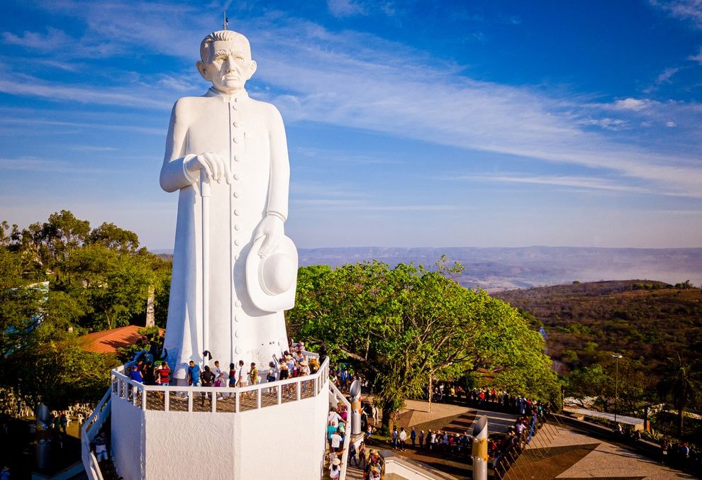 Estátua de Padre Cícero completa 50 anos com celebrações e homenagens
