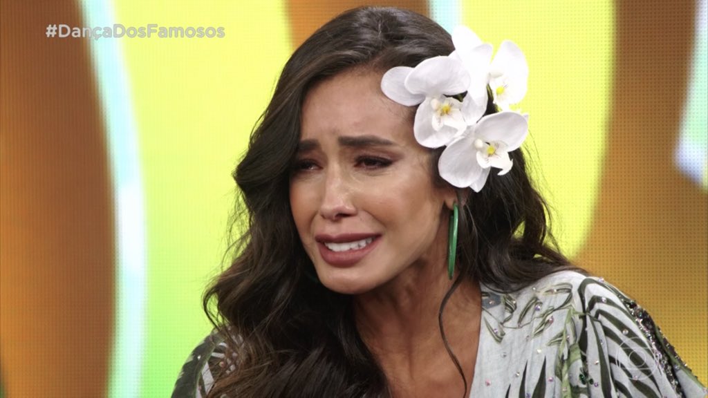 Faustão emociona o público ao anunciar morte de mãe de bailarina