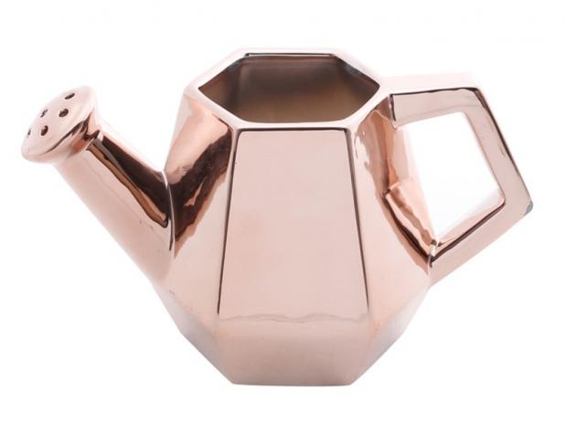 Vaso decorativo em cerâmica com 11 cm de altura. <a href="https://www.magazineluiza.com.br/vaso-decorativo-redondo-rose-gold-11cm-de-altura-prestige-regador/p/220462600/cj/cjvs/" target="_blank" rel="noopener">Submarino,</a> R$ 41,90 Vaso decorativo em cerâmica com 11 cm de altura. <a href="https://www.magazineluiza.com.br/vaso-decorativo-redondo-rose-gold-11cm-de-altura-prestige-regador/p/220462600/cj/cjvs/" target="_blank" rel="noopener">Submarino,</a> R$ 41,90