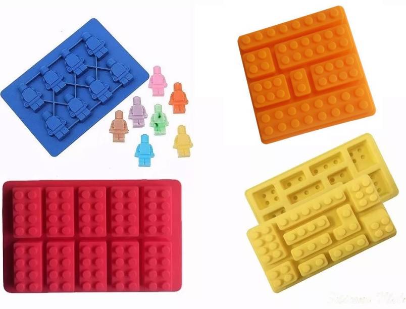 Kit com 4 fôrmas de gelo de silicone. <a href="https://produto.mercadolivre.com.br/MLB-825021879-4-formas-silicone-lego-blocos-bonecos-gelo-chocolate-_JM" target="_blank" rel="noopener">Mercado Livre</a>, R$ 98