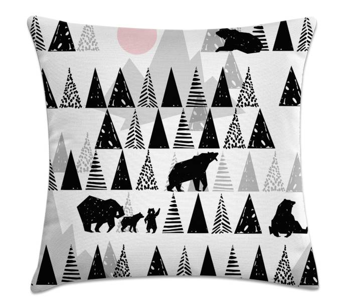 Capa de almofada Urso Nórdico, de TNT, 40 x 40 cm. <a href="https://www.kombigode.com.br/produto/capa-de-almofada-ursos-nordico/" target="_blank" rel="noopener">Kombigode</a>, R$ 26 Capa de almofada Urso Nórdico, de TNT, 40 x 40 cm. <a href="https://www.kombigode.com.br/produto/capa-de-almofada-ursos-nordico/" target="_blank" rel="noopener">Kombigode</a>, R$ 26